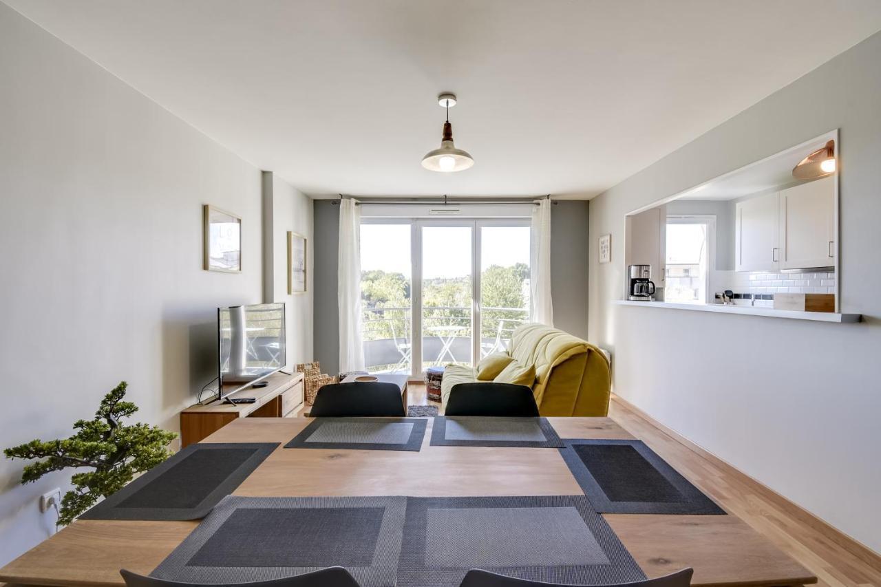 Chic Apart With Parking And Balcony Cergy Exterior photo
