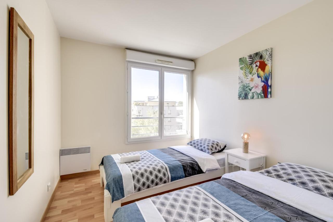 Chic Apart With Parking And Balcony Cergy Exterior photo