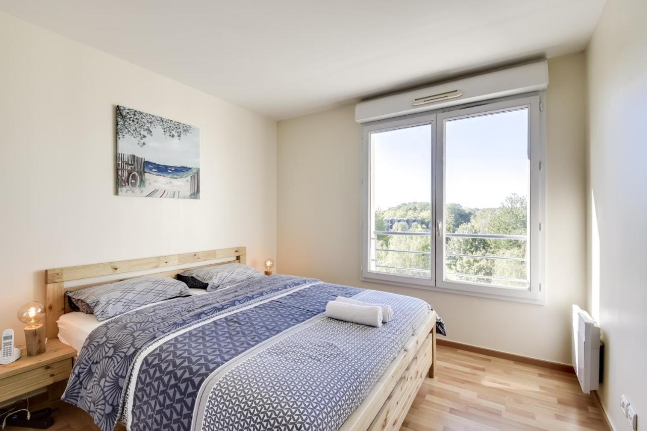 Chic Apart With Parking And Balcony Cergy Exterior photo