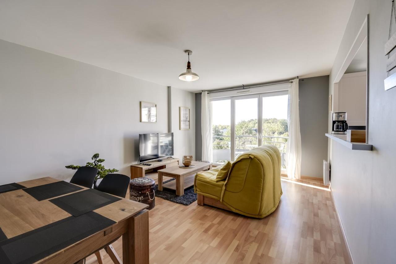 Chic Apart With Parking And Balcony Cergy Exterior photo